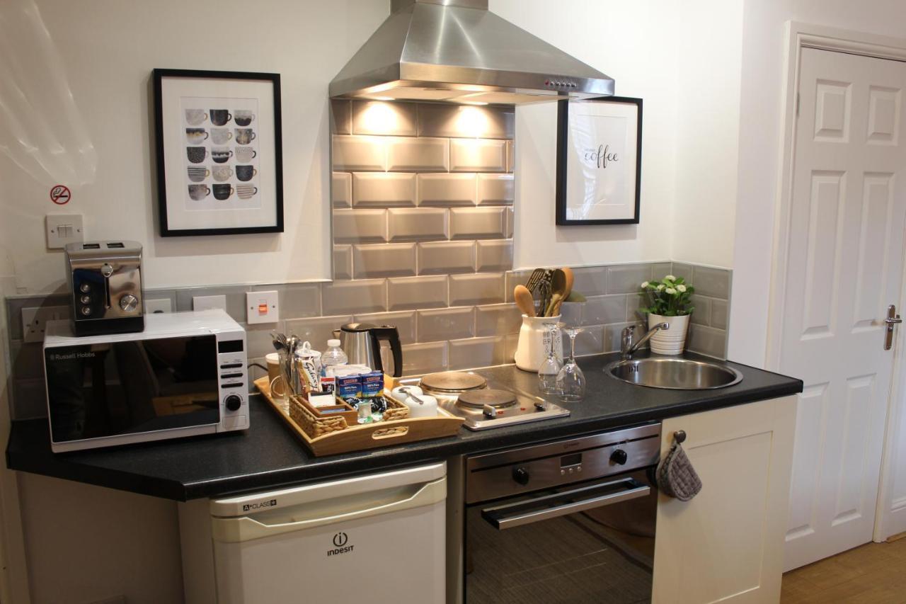 The Larches Guest house Wolverhampton